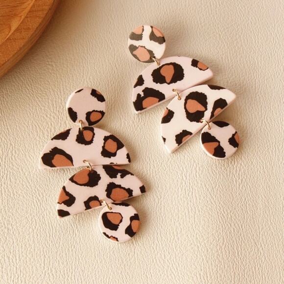 Urban Outfitters Leopard Clay Drop Geometric Earrings - Picture 1 of 3